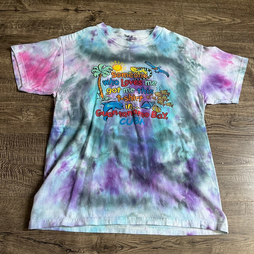 tie-dye graphic tee!